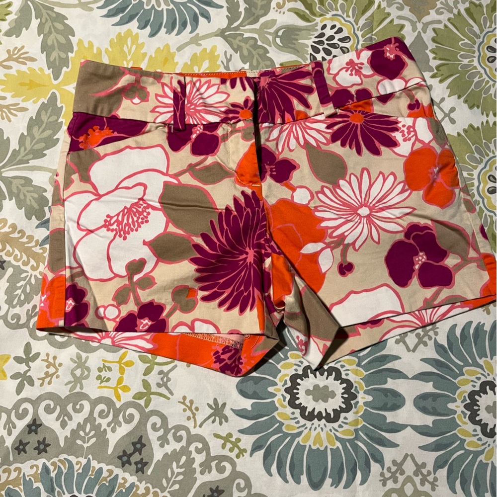 Ann Taylor Signature Short